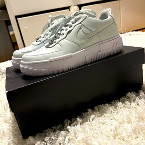 Nike Air Force 1 Pixel
Ghost Aqua (W)